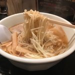 新旬屋麺 - 鶏醤油らー麺580円