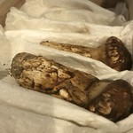 和台  - 秋の素材・松茸なども豊富