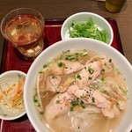 ニャーヴェトナム・フォー麺 - 全体はこんな感じです