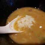 麺や いかり - 焼煮干しスープにライスが合う