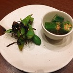 いとや - お通し 枝豆の昆布和え と オクラのおひたし