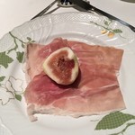 レストラン 代官山小川軒 - 無花果、パルマ産プロシュット