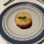 レストラン 代官山小川軒 - ハムの入ったスモークモッツァレラのキッシュ