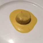 レストラン 代官山小川軒 - 帆立貝のサフランと肝のソース和え