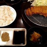 牛カツ京都勝牛 横浜ポルタ店 - 牛ロースカツ膳の並