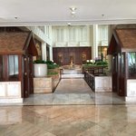 Shangri-La Hotel - 