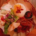 カフェバリチャンプル - アヤムゴレン（クリスピー）