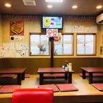 宇都宮餃子館 - 小上がり席でゆっくりできる！