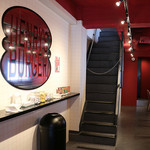 HENRY'S BURGER Akihabara - 