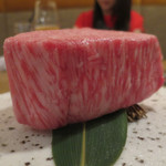 お肉屋 けいすけ 三男坊 - 高森和牛の極上塊焼き（くりみの塊肉 330g）