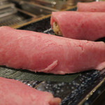 お肉屋 けいすけ 三男坊 - 高森和牛の一口炙り寿司　※別注文