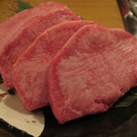 お肉屋 けいすけ 三男坊 - 厚切り牛タン