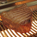 お肉屋 けいすけ 三男坊 - 高森和牛の極上塊焼き（くりみの塊肉 330g）