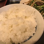 一休 - とても美味しいどんぶり飯。