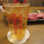 お肉屋 けいすけ 三男坊 - メーカーズマーク　ハイボール　濃いめ