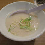 お肉屋 けいすけ 三男坊 - 〆の牛骨ラーメン