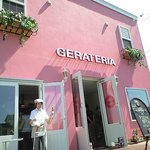 ジェラテリア　エ　カフェ　ジジ - 全身ピンク！店員さんも可愛い。