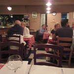 ブション - 在住仏蘭西人が目立つ店内