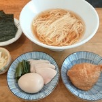 都電テーブル - 有吉くんセット(正直ラーメン＋おいなりさん)