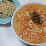Kacchan - 野菜タンタンめん味噌味（大辛）＋半チャーハン
