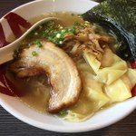 五ノ風 - 月替り 海老ワンタン麺 塩味 はらぺこクラブで680円^ ^
      期待どおりの美味しさ^ ^