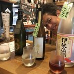 Nihonshu Unagidani - 3人のセカンド日本酒と入りたがる人