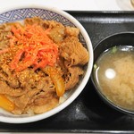 吉野家 - 牛丼(並) 380円 と味噌汁 60円