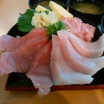沼津港海鮮食堂サマサ水産 - 「まぐろづくし丼」