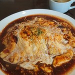 キッチン ポテ - ガーリックチキンのふわふわオムライス