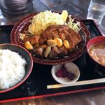 来来憲 - さくら大とんてき定食(250g) 2,000円 ご飯、豚汁、漬物付