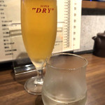 日本酒と串カツ・酒粕おでん 一穂 - 生ビール