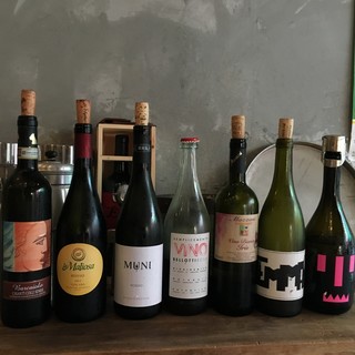 自然派イタリアワインの数々。
