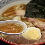 季の邸 鍋田川 - 昔ながらのあっさり醤油スープ