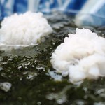 緒方 - 山椒の香油を酢醤油に入れて頂きます