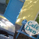 Cafe DEN - 