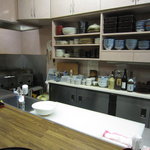 かね正 - 整然とした調理場