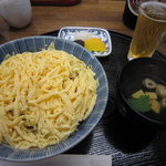 かね正 - 定番のきんし丼