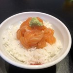 まるとん本舗 - トロサーモン丼