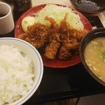 かつや - 全部乗せ定食+ご飯大+豚汁大
            ¥890+¥120+40