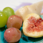 うを徳 - 2018.9 フルーツ盛り（長野洋梨「オーロラ」、栃木白無花果、長野葡萄「甲斐路」、岡山シャインマスカット）