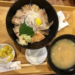 沼津かねはち - 板長おまかせ炙り丼