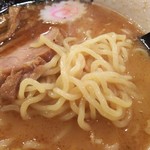 煮干しらーめん 玉五郎 - 煮干しらーめん 麺アップ