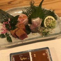 秀徳 2号店 - 刺身盛り合わせ（まぐろからすみ、鯛、あじ）