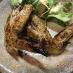 楽や - 手羽先 塩焼 320円