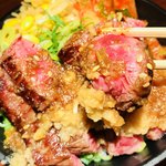 裏なんば 焼肉 富士晃 - おさまる ハラミステーキ丼 ¥850-