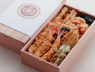 Tenichi - 大切な人への贈り物に。木箱に詰める、特別な天丼弁当。 