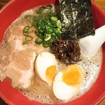 Daigaku Ramen - ビジュアル100点満点トンコツラーメンちゃん