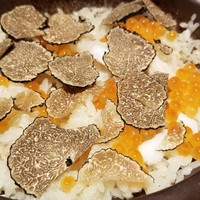 馳走 啐啄一十  - ⑰夏トリュフ(イタリア産)ご飯(プレーン)、筋子ほぐしイクラ(北海道産)のせ
                夏トリュフの華やかで艶やかな薫りが立ち昇ります
                フレッシュな筋子を解したイクラは円やかな旨みとコクが楽しめます