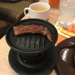 Gasuto - お肉をジュージューと焼いて食べられます