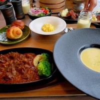 蟹料理・和牛しゃぶしゃぶ・海鮮 天空-SORA- - 杜：国産牛のデミグラス煮込み　北海道コーンスープ　自家製焼きプリン　パン